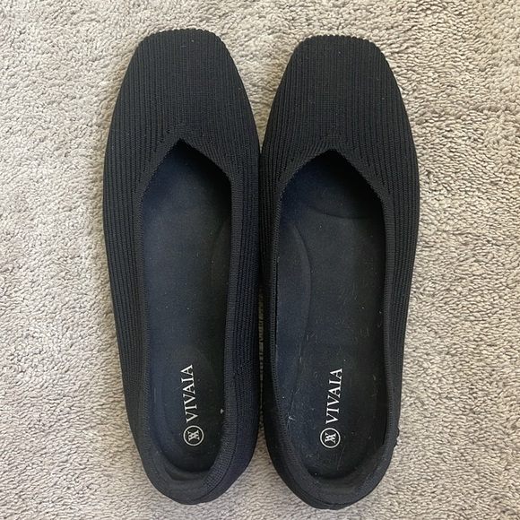 VIVAIA Margot Walker Square-Toe V-Cut Flats Size 8.5 Wide - Picture 2 of 9